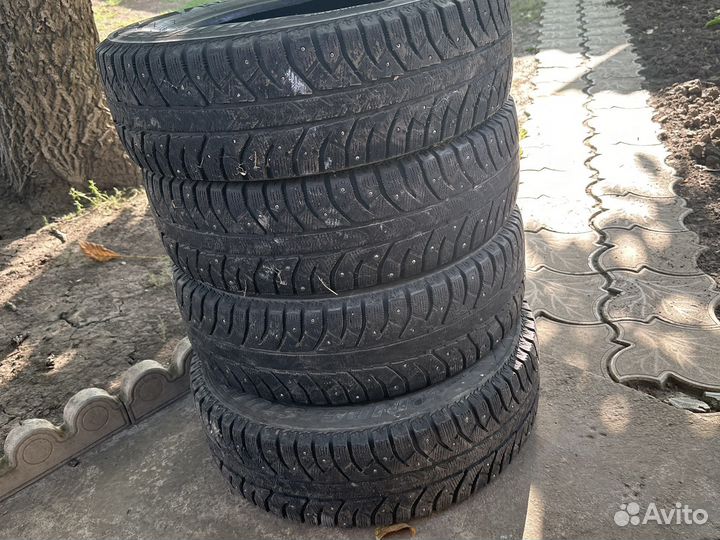 Bridgestone Ice Cruiser 7000 175/70 R14 84B