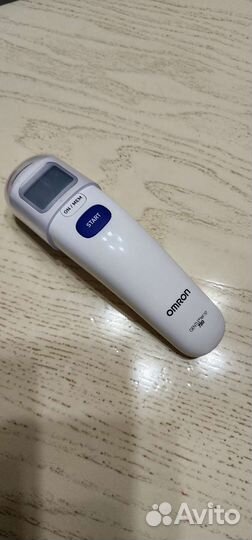Бесконтактный термометр Omron