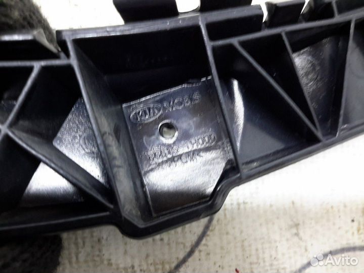 Кронштейн заднего бампера KIA Ceed ED