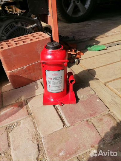 Домкрат гидравлический