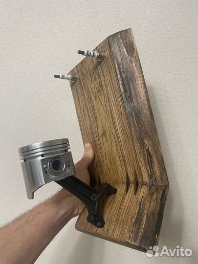 Вешалка для мотошлема