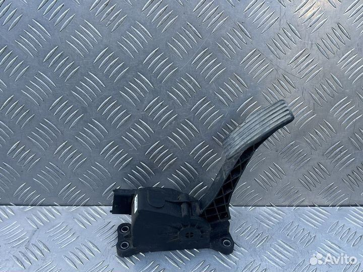 Педаль газа LADA Granta