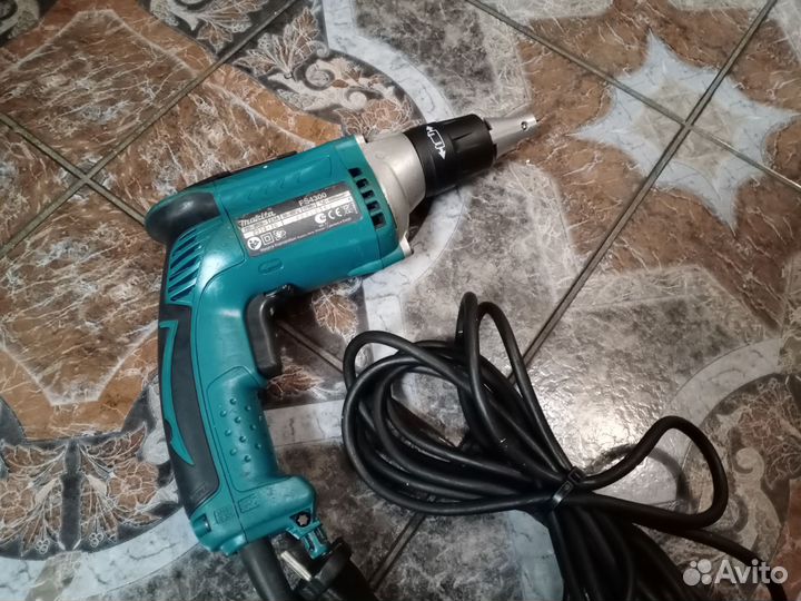 Сетевой шуруповерт по гипсокартону Makita FS4300