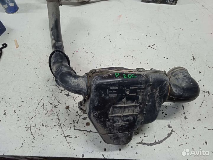 Резонатор воздушного фильтра Peugeot 206 Пежо 206