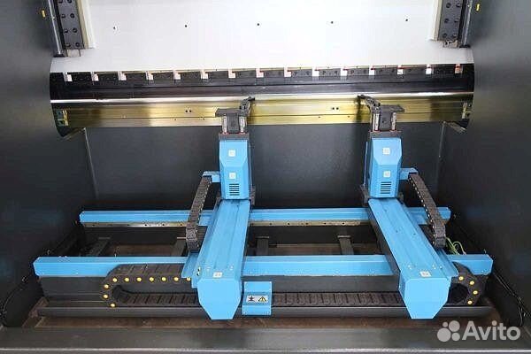 Листогибочный гидравлический пресс с чпу MetalTec