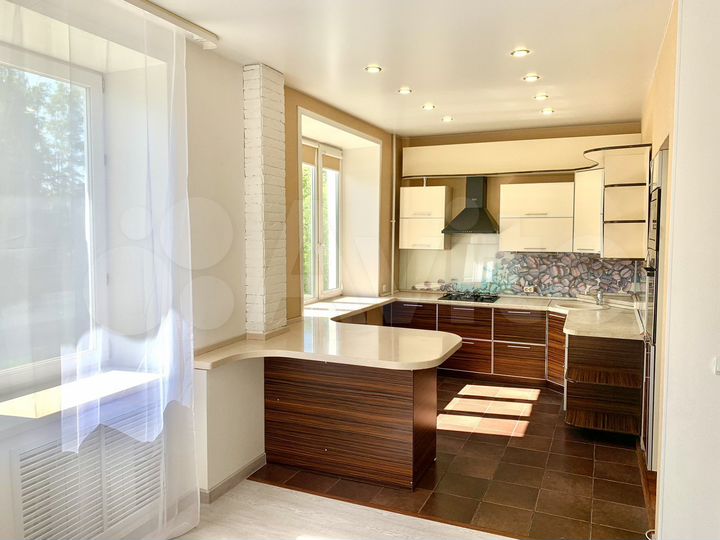 2-к. квартира, 55 м², 2/4 эт.