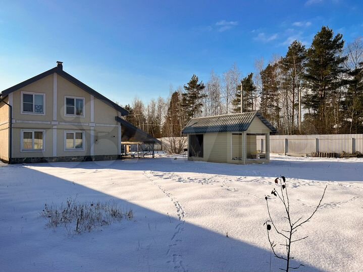 Коттедж 161,2 м² на участке 8,3 сот.