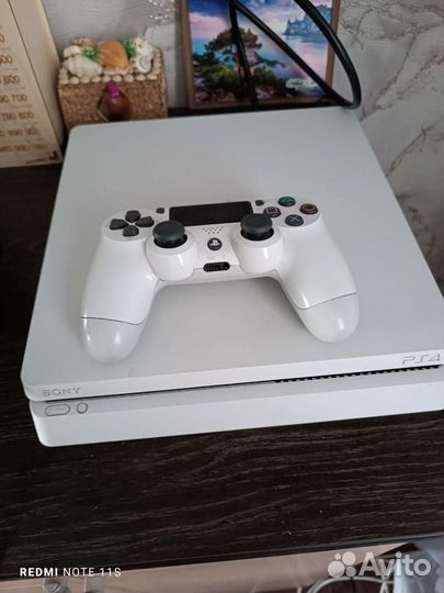 Sony playstation PS4 slim 1tb
