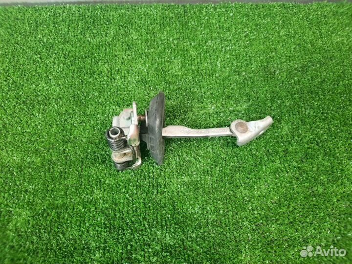 Ограничитель двери передний левый LADA X-Ray Cross