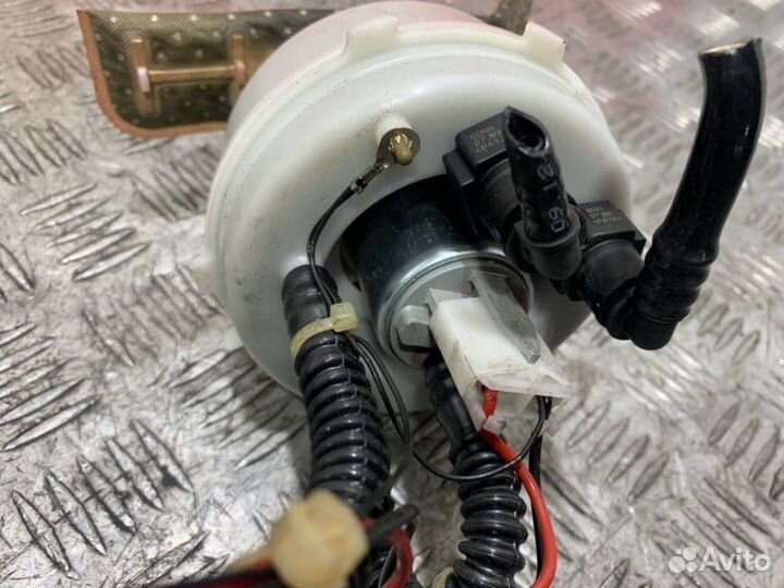 Насос топливный Bmw 5-Series F10