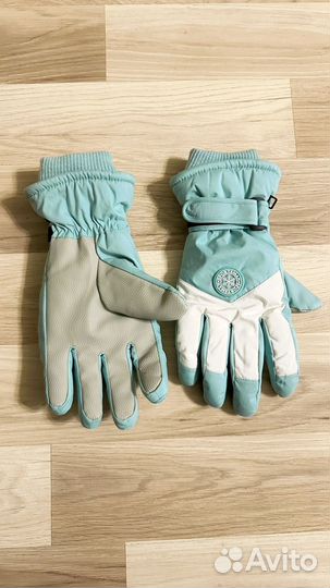 Горнолыжные перчатки женские