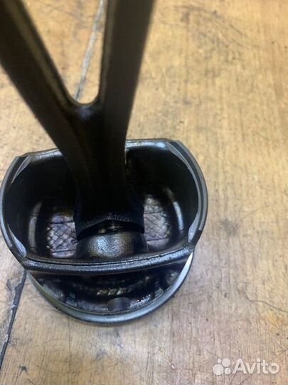 Поршень Opel Astra H Z16XEP 2005