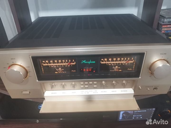 Accuphase E-4000