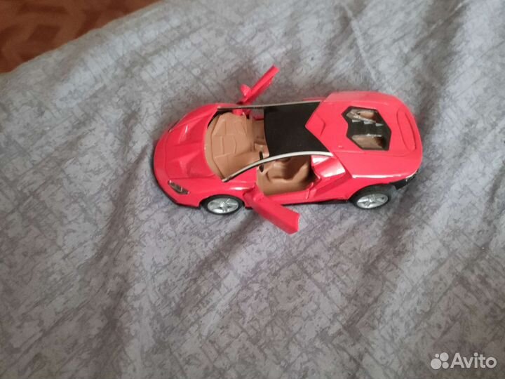 Игрушка машинка железная