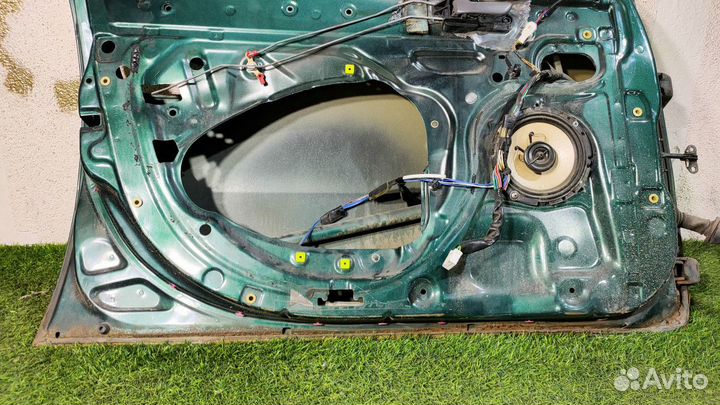 Дверь передняя левая Toyota Avensis (T220) I