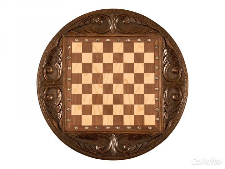 Шахматы резные в ларце 