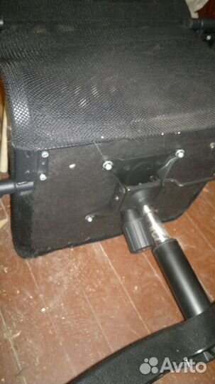 Кресло компьютерное качающееся, надругался кот