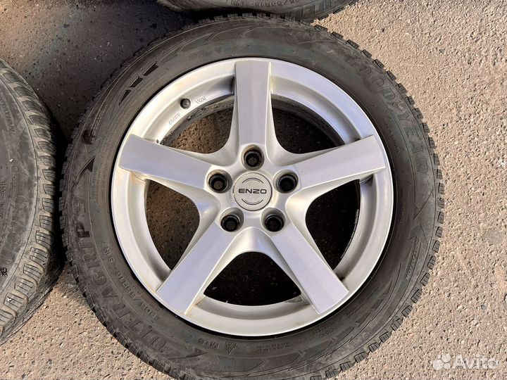 R16 Goodyear UltraGrip 9 205/55, PCD 5x120 DIA 72.6