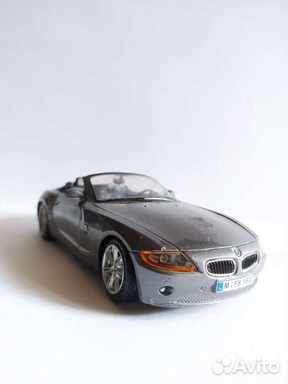 Коллекционные модели 1:24 Maisto Bburago Welly