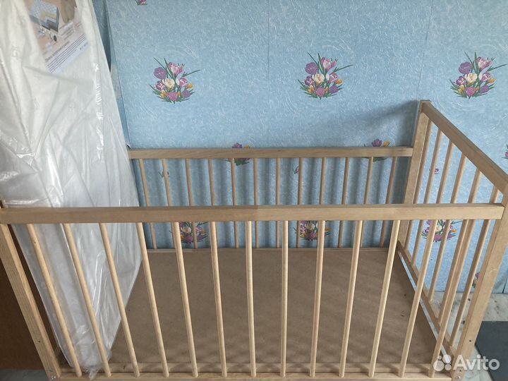 Кровать с матрасом