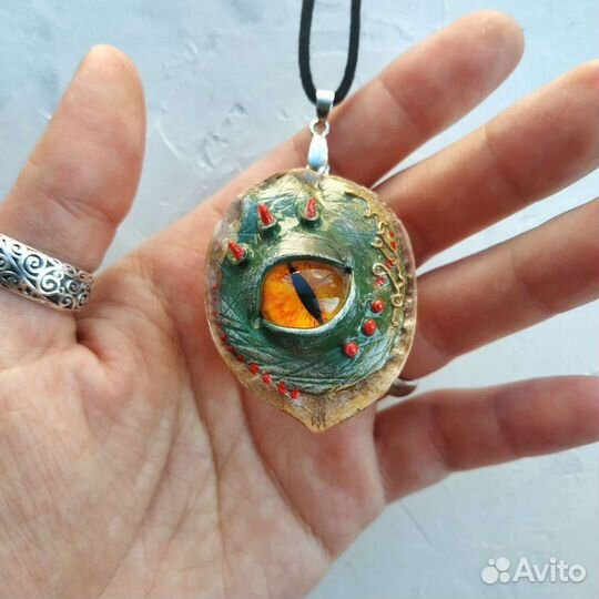 Необычные кулоны. Ручная работа