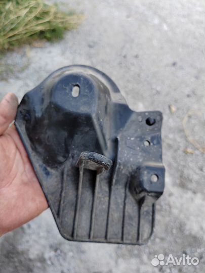 Брызговик заднего правого локера Skoda Superb 3