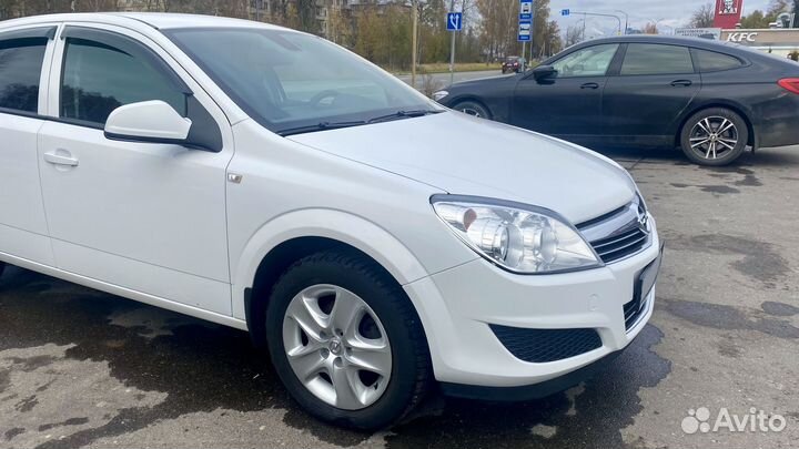Opel Astra 1.6 МТ, 2013, 93 000 км