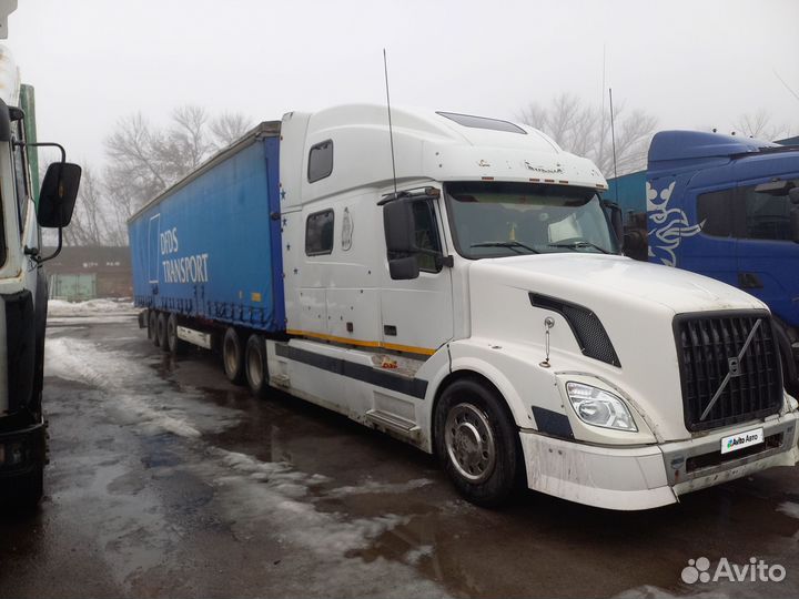 Volvo VNL 780 с полуприцепом, 2003