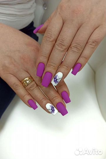 Наращивание ногтей, педикюр