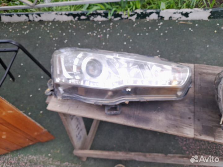 Фары на Мицубиси Лансер 10