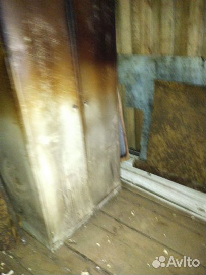 Железный шкаф для инструментов