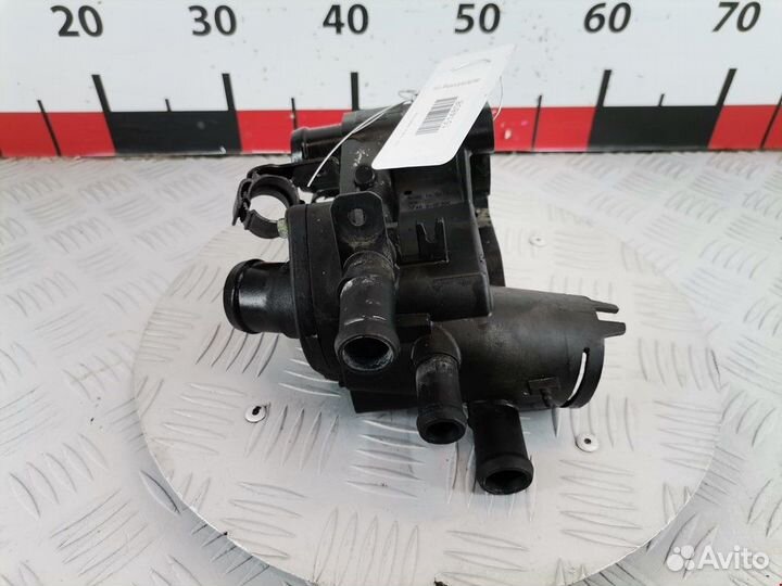 Корпус термостата Volkswagen Golf 4 2001