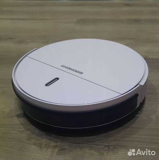 Робот пылесос Redmond RV-R450