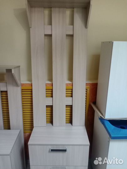 Вешалка в прихожую с нижней тумбой