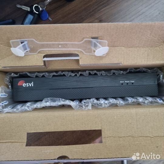 Цифровой IP Видеорегистратор esvi EVN-8110-5