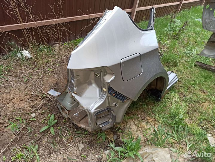 Крыло заднее правое Subaru impreza gh