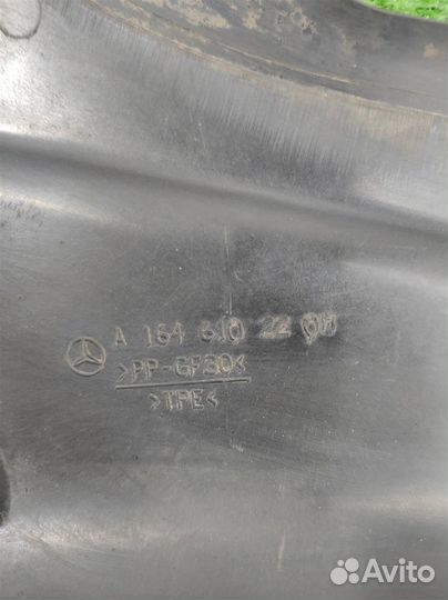 Защита днища правая Mercedes Benz ML W164 2007