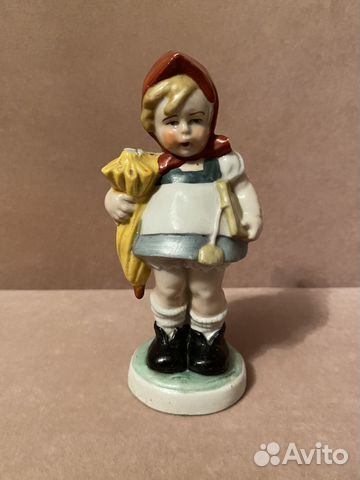 Фарфоровая статуэтка 