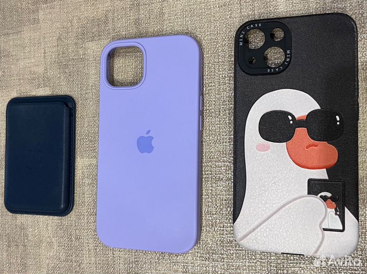 Чехлы на iPhone 13