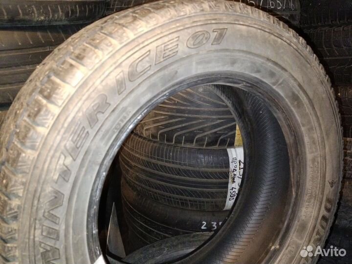 Dunlop SP Winter Ice 01 215/65 R16 102T