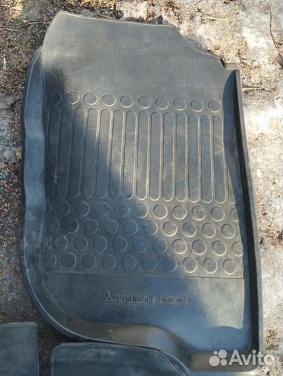 Коврики в автомобиль