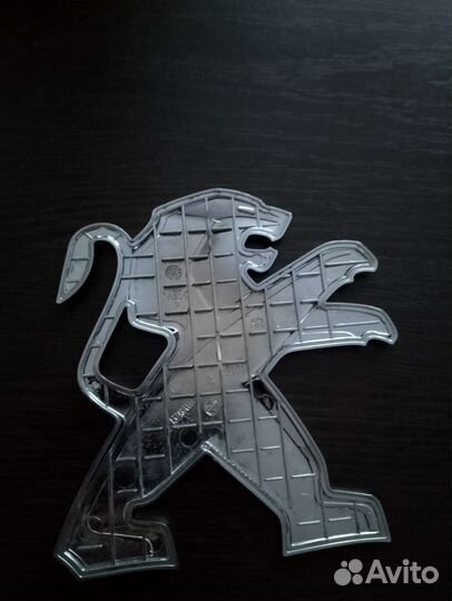 Знак, эмблема, лейбл Пежо