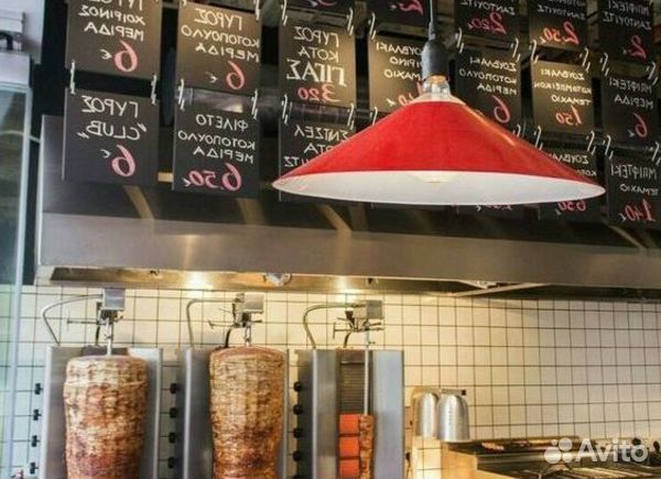 Сеть из трех точек премиальной шаурмы в центре