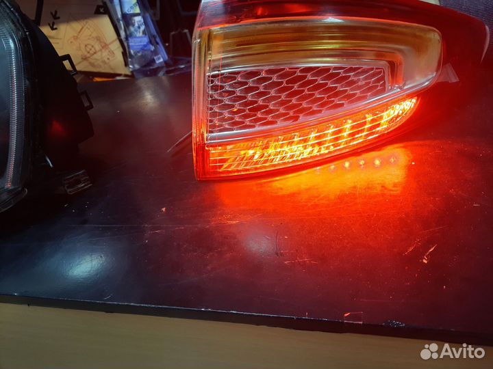 Задние фонарь ford mondeo