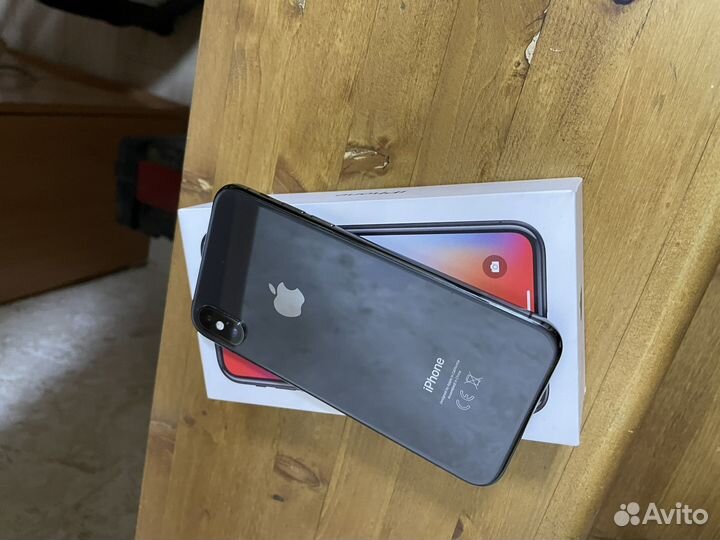 iPhone X, 64 ГБ