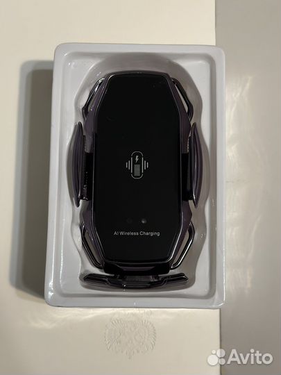Держатель для телефона с беспроводной зарядкой