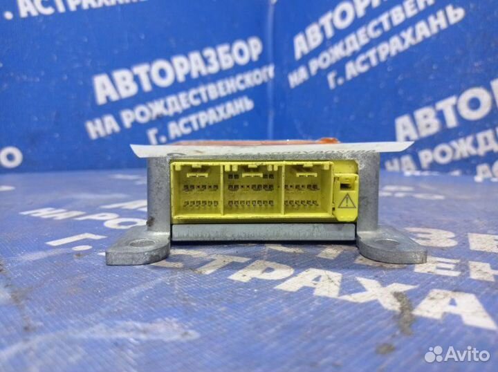 Блок управления airbag Nissan Maxima A33 седан