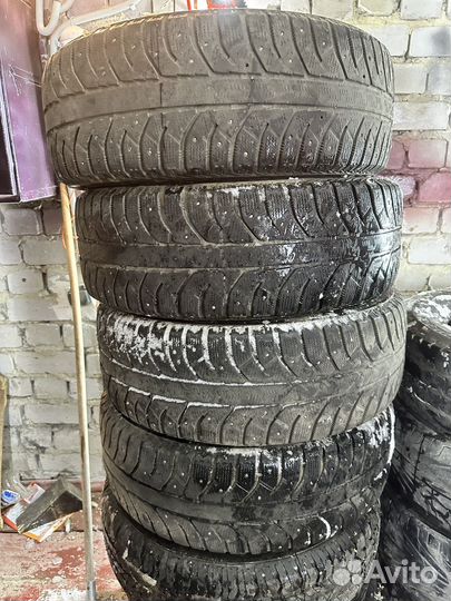 Bridgestone Ice Cruiser 7000 215/60 R17 100T