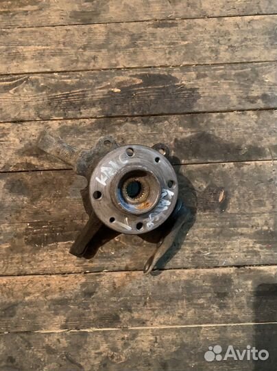 Поворотный кулак со ступицей правый kangoo 1