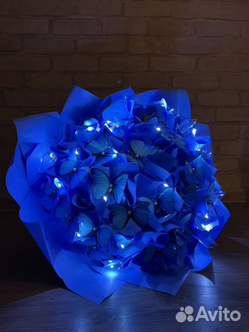 Букет из бабочек с подсветкой